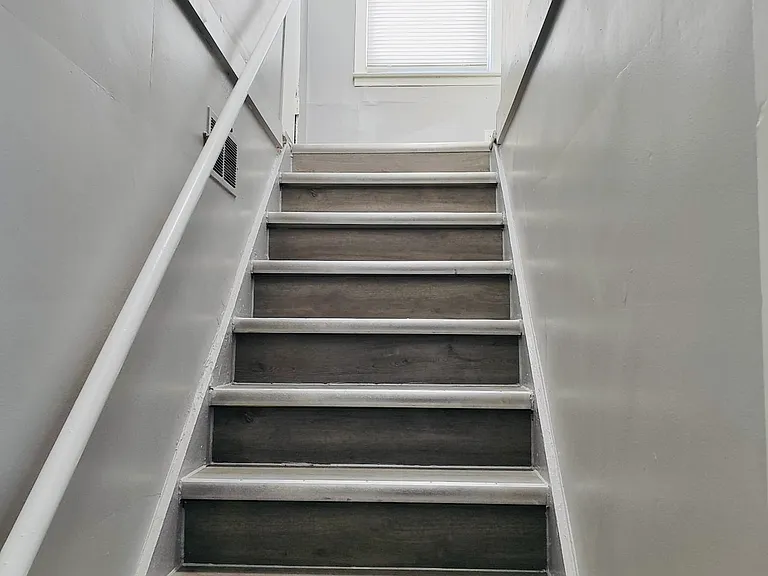 19345 Plainview Ave — Photo 14