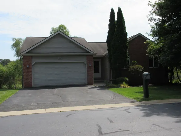 1233 Crystal Pointe Cir, Fenton, MI 48430