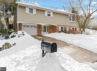 1012 Topview Dr, Harrisburg, PA 17112