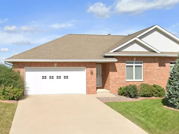 6077 Seven Springs Dr, Dubuque, IA 52002