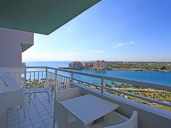PATIO DECK