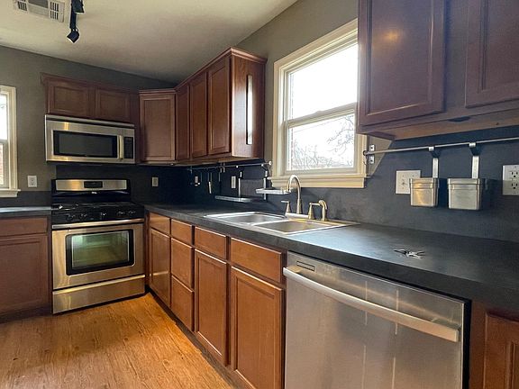 4th image of 2921 NW 35th St