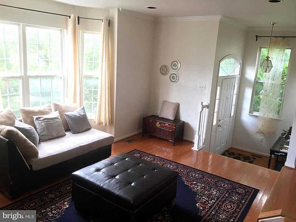 4th image of 21157 Millwood Sq