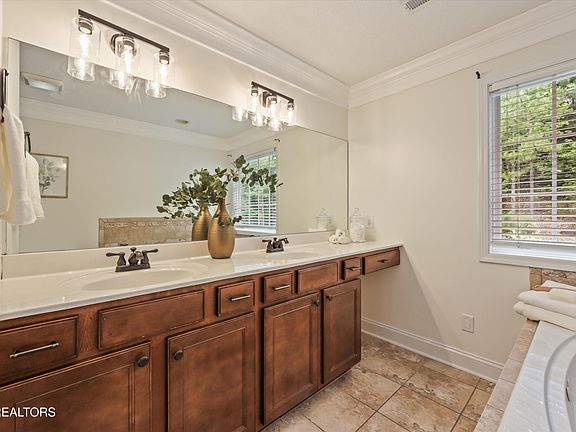5th image of 8407 Harbor Cove Dr