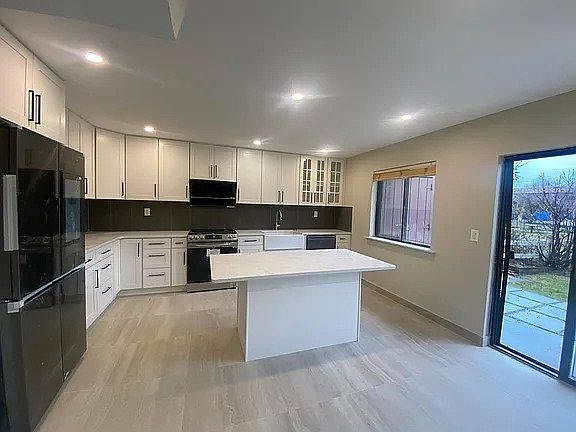 4th image of 45 Gateway Dr APT 1