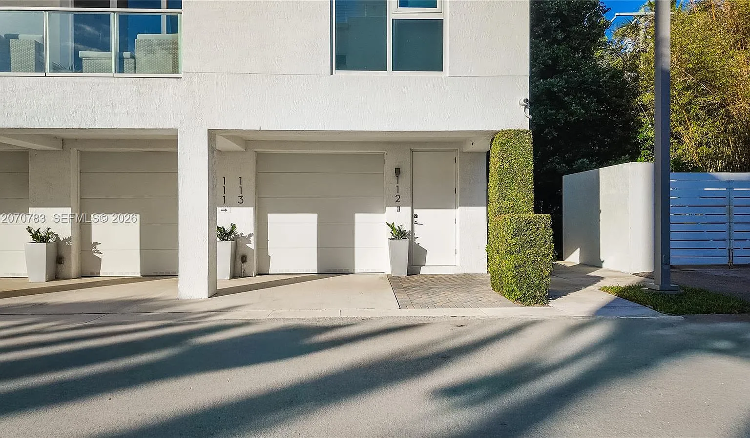 One Bay Condo — Photo 1