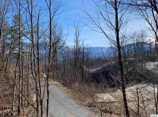 1003 Elm Rd, Gatlinburg, TN 37738