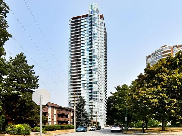 5883 Barker Ave #802, Burnaby, BC V5H 0G4