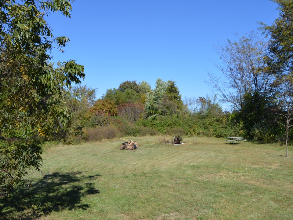2nd image of 3903 Lagrande Trce