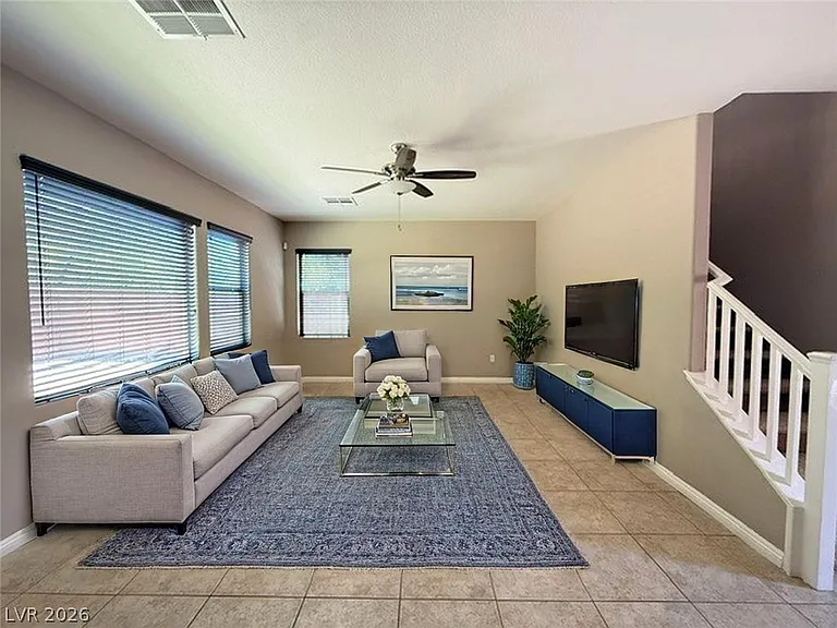 10319 Trillium Dr — Photo 3