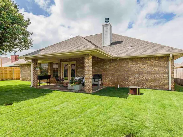 3607 NE Fieldcrest Dr, Lawton, OK 73507