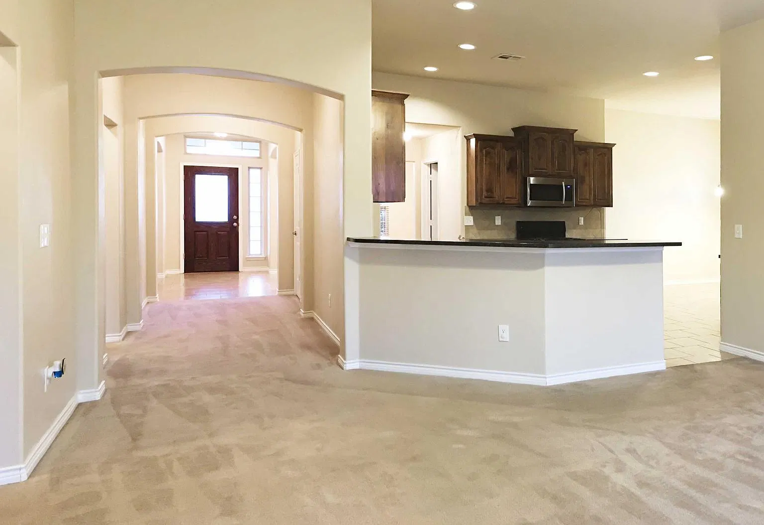 4 bed, 2165 sqft, $2,200 — Photo 4