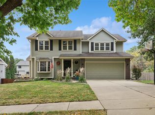 3444 Valley View Dr, West Des Moines, IA 50265