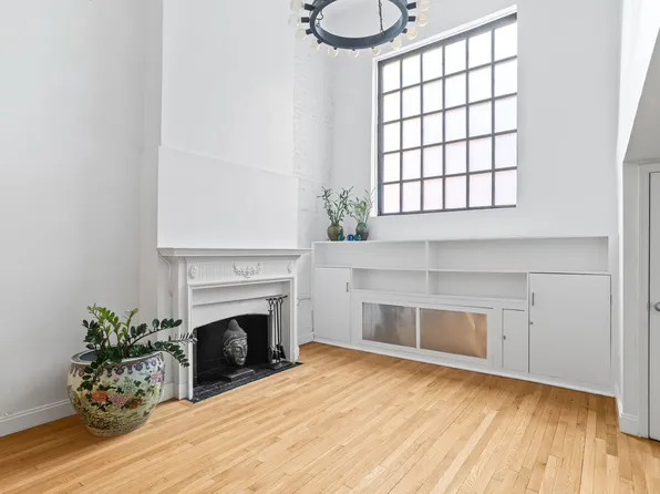 14 Minetta Street image 1 of 9