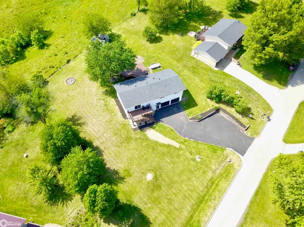 21 Eagle Dr, Grinnell, IA 50112