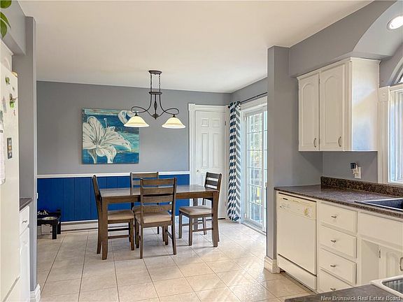 5th image of 102 Kelly Ct
