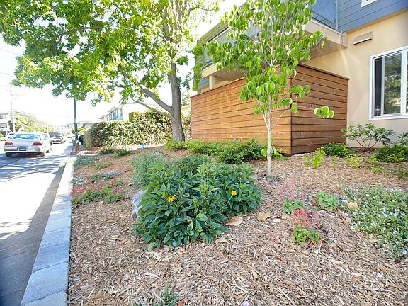 3rd image of 2712 Flores St #209