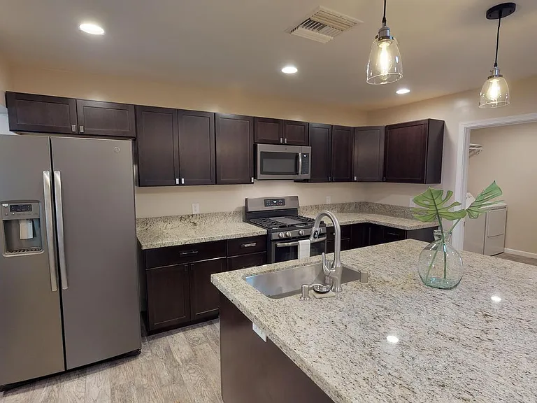 1751 Catalina Blvd — Photo 2