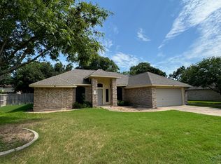 126 Clover Leaf Cv, Buda, TX 78610