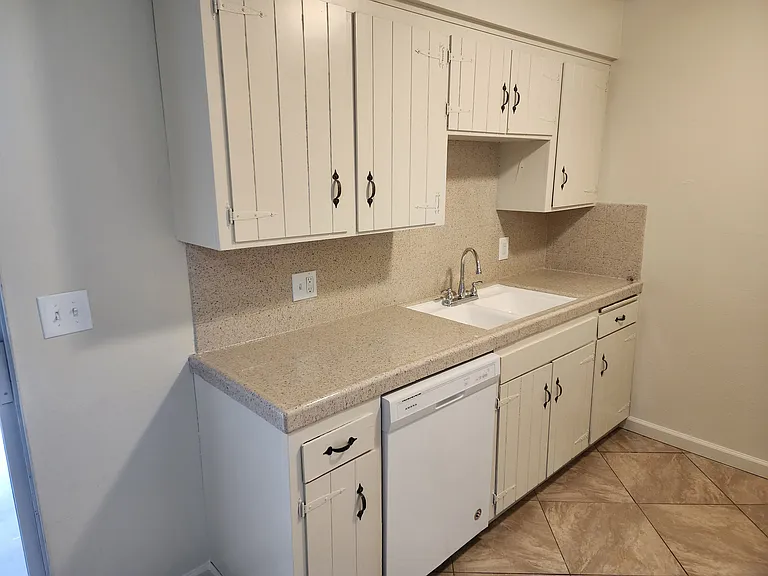 3080 Peach Ave — Photo 19
