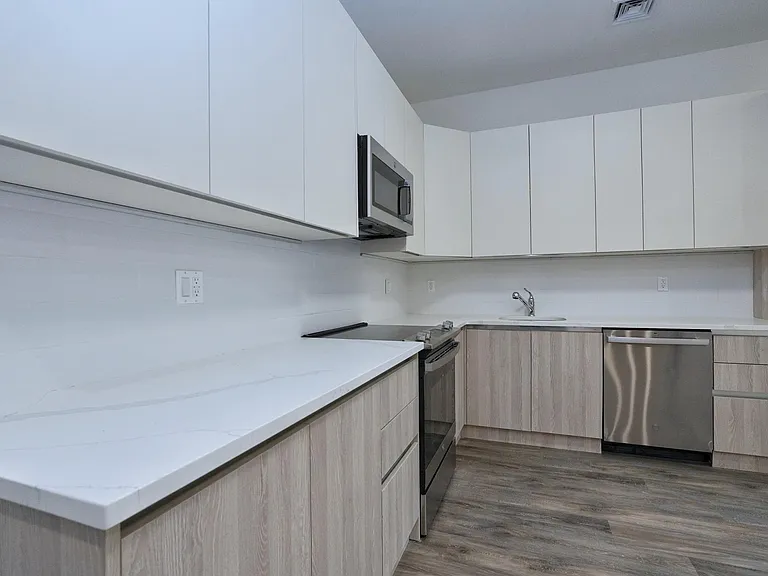 217 Main St #B — Photo 7