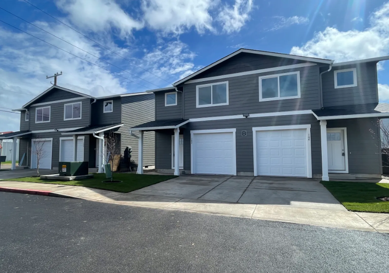 Must See New Three Bedroom Pet Friendly Duplex! — Photo 2