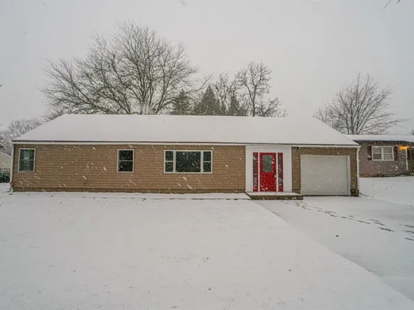 1212 Greenway St, La Porte, IN 46350