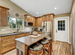 19702 Mockingbird Way, Grass Valley, CA 95945