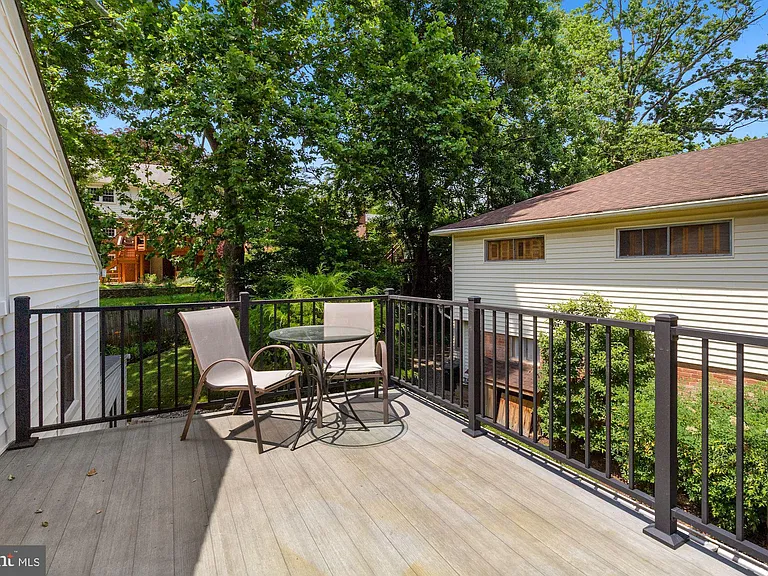 9504 Wadsworth Dr — Photo 31