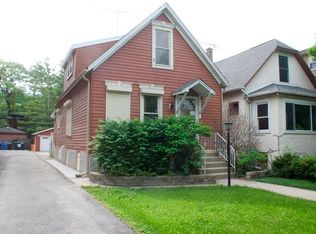 10346 S Walden Pkwy, Chicago, IL 60643