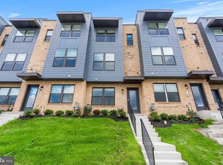 824 Creekway Dr, Frederick, MD 21701