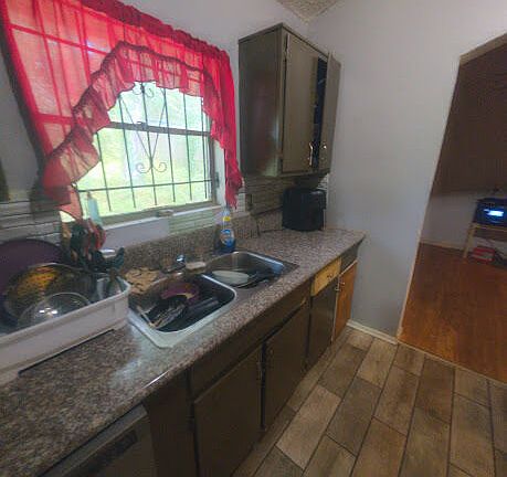 4th image of 7010 Winkfield Pl S