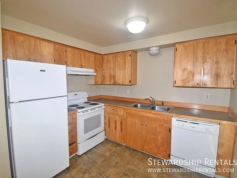 1170 Grant Aly #B — Photo 8