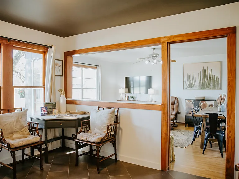604 W Pecan St — Photo 32