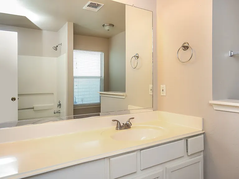 7431 Leightonfield Ct — Photo 10
