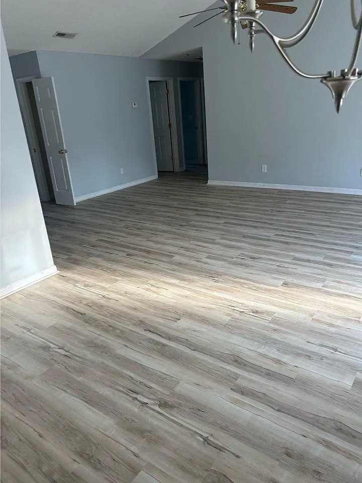130 Ashdown Dr — Photo 2