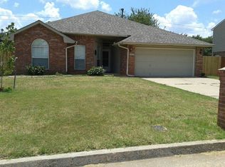 10028 Hollyhead Way, Yukon, OK 73099
