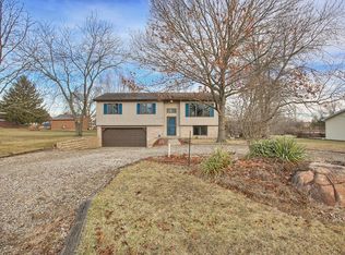 41 Glenbrook Ct, Fisher, IL