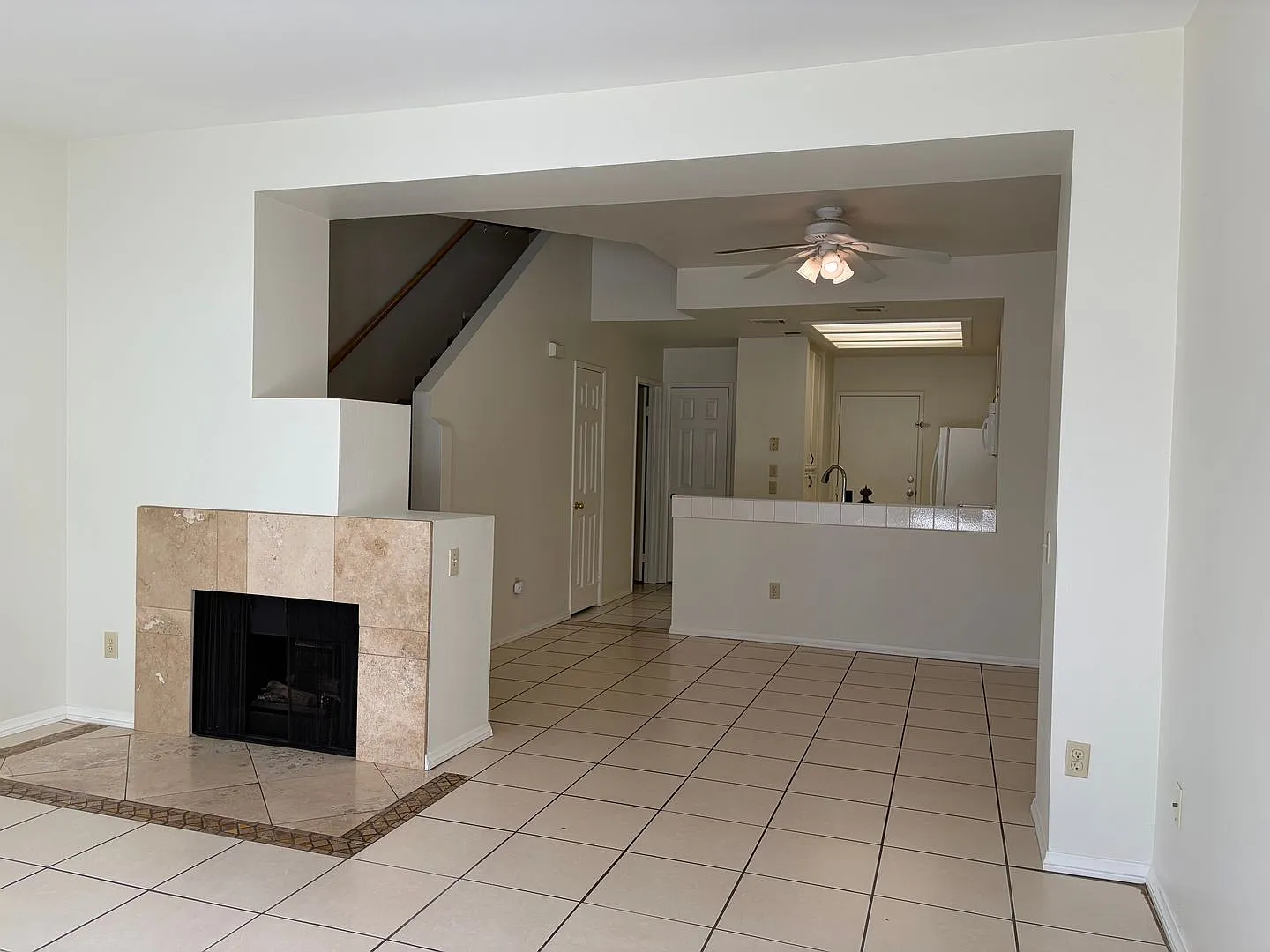 Rancho del Mar Townhomes Near the Temecula Mall and Dog Park — Photo 1
