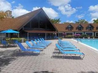 3660 Inverrary Dr APT 1B, Lauderhill, FL 33319