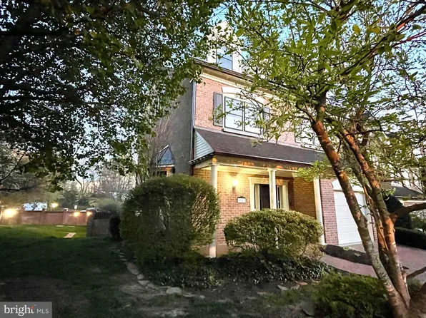 6319 Chaucer View Cir, Alexandria, VA 22304