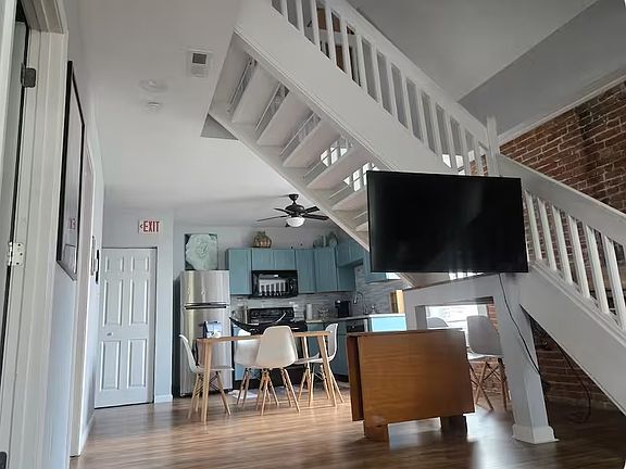5th image of 345 N Main St