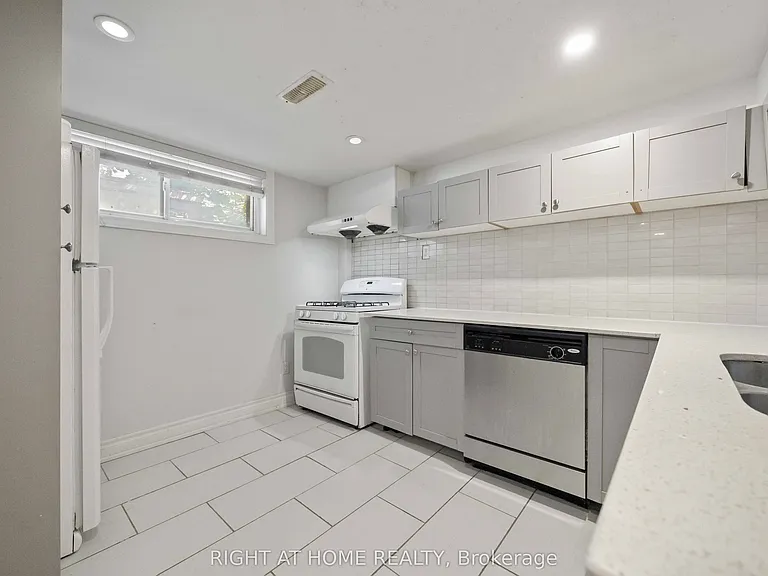 1 Mozart Ave — Photo 29