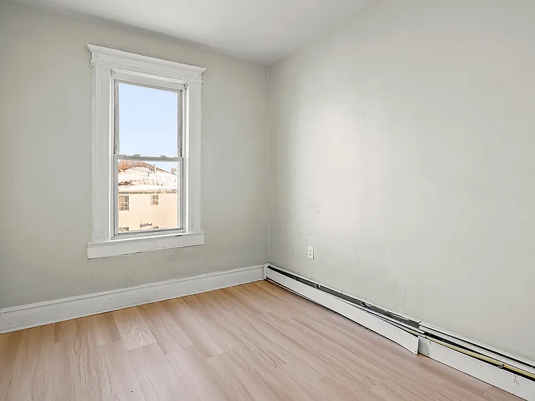 30 Wainwright St #3 — Photo 14