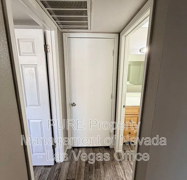 1405 Vegas Valley Dr #52-bldg 7 — Photo 13
