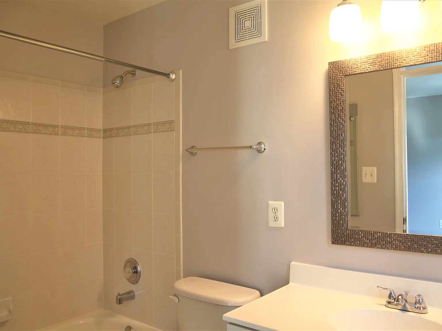 3 bed, 1586 sqft, $3,700 — Photo 2