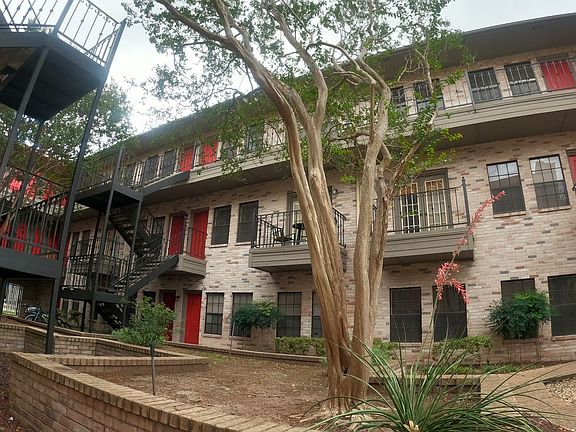 2nd image of 2216 San Gabriel St APT 304