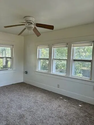 1537 N Main St — Photo 7