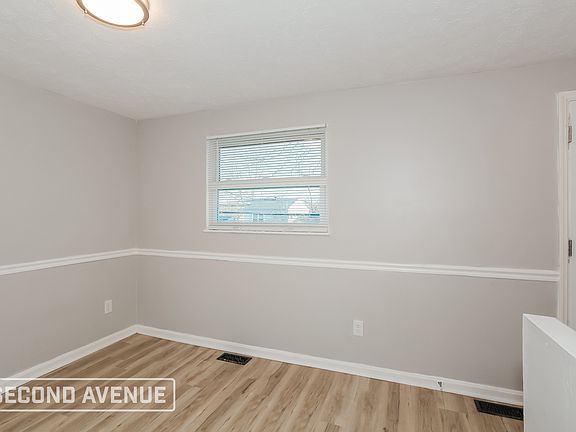 4th image of 1011 Harrogate Ct