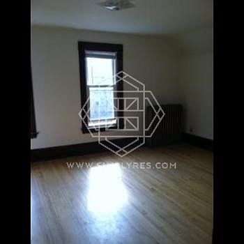 2nd image of 511 Saint Clair Ave